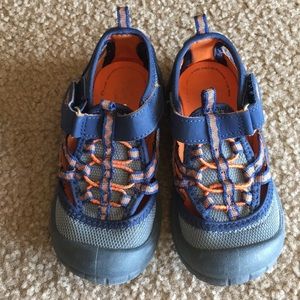 Oshkosh Sandals/ water shoes